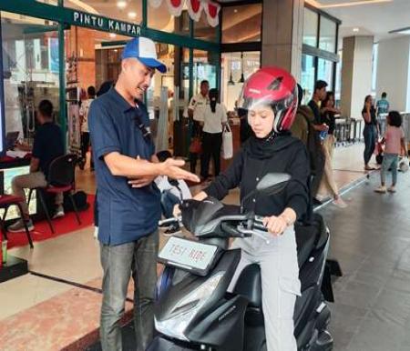 Ladies bikers Honda mengikuti test ride All New Honda BeAT di Mal SKA Pekanbaru.(foto: istimewa)